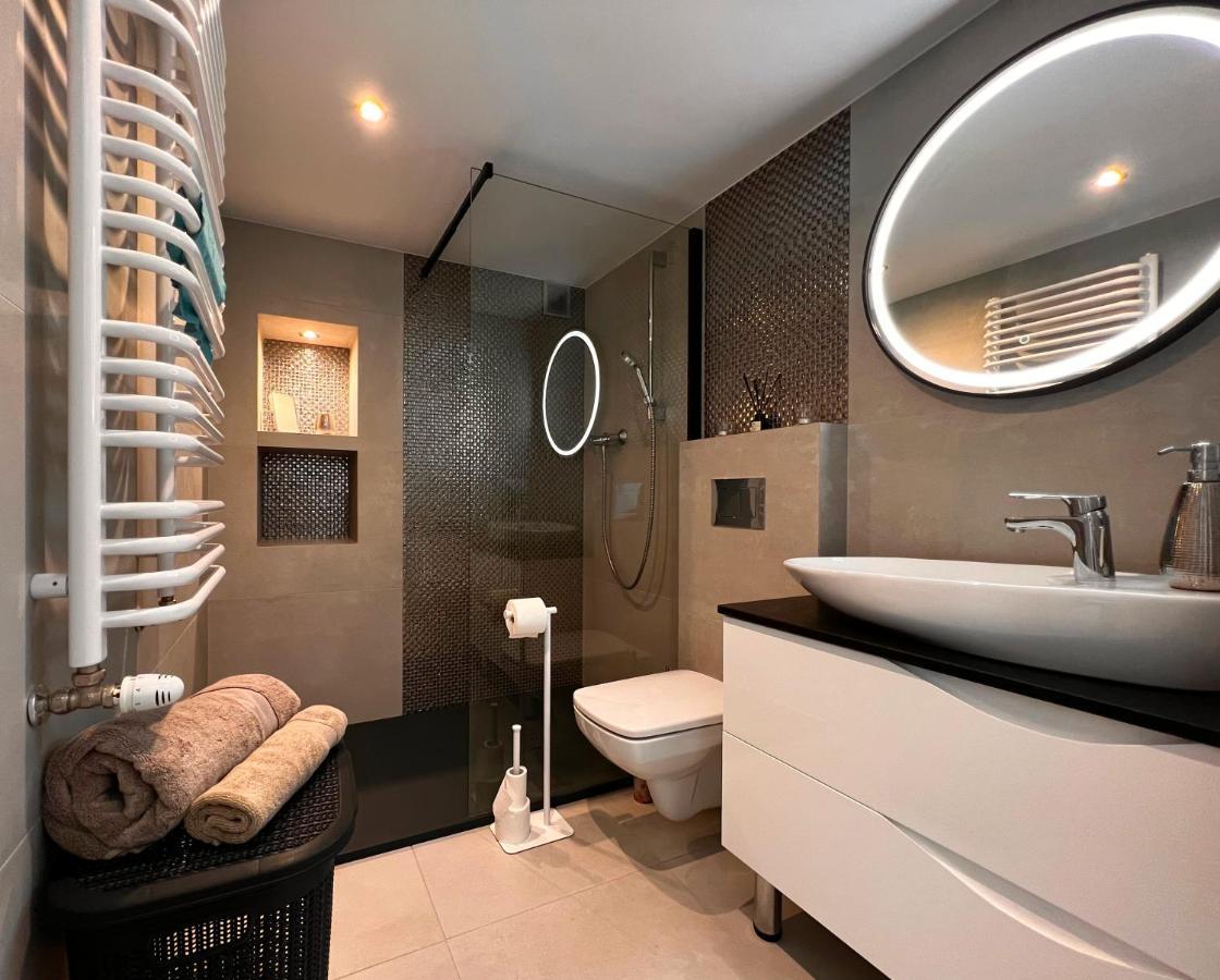Apartament Calm Przy Rynku Z Klimatyzacja I Parkingiem 凯尔采 外观 照片